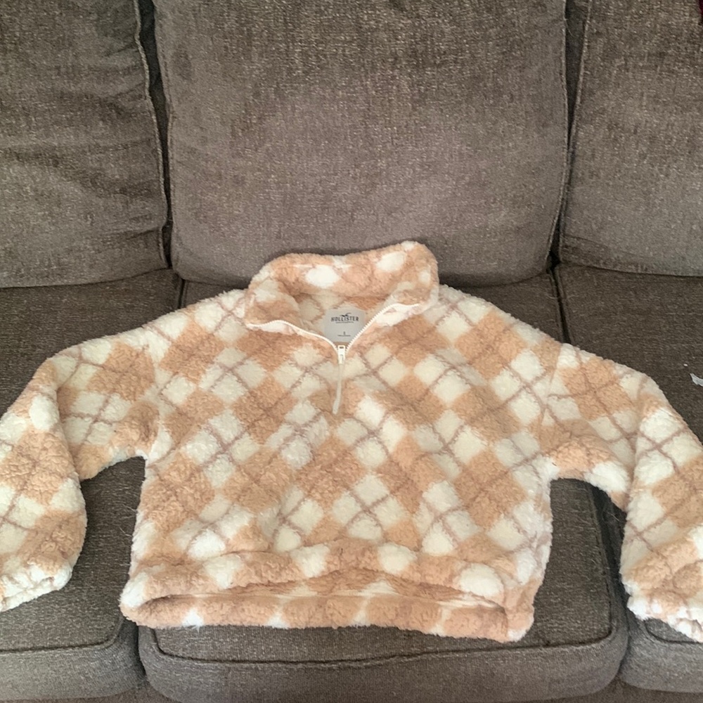 hollister fleece half zip, size small
